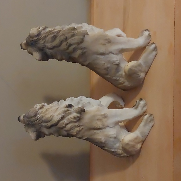 A pair of 7" novelty Gray Sitting Wolves. - Picture 3 of 5
